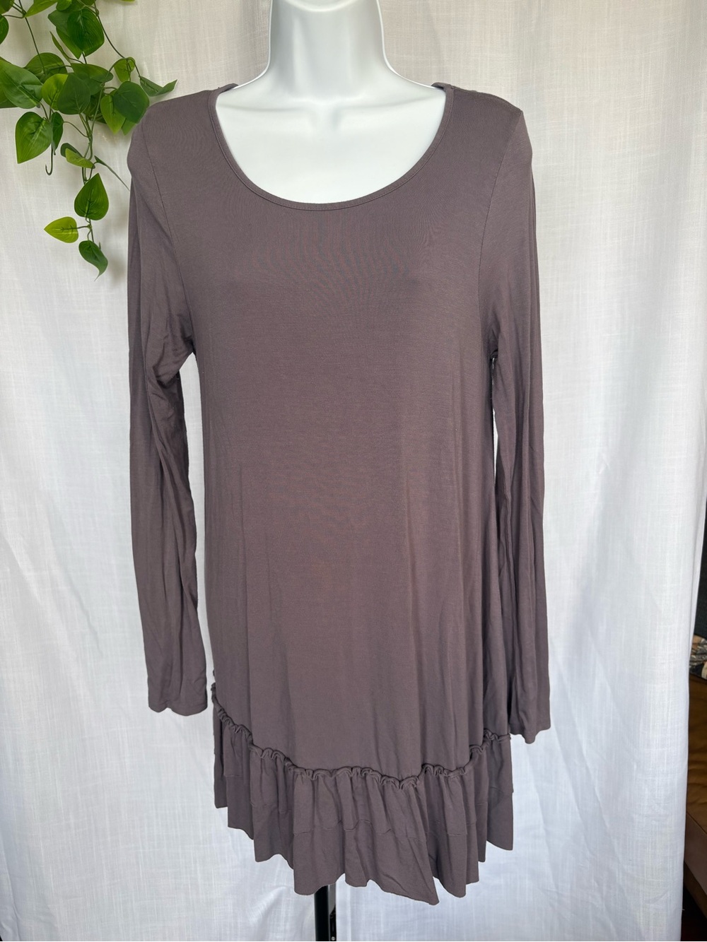 Easel Taupe Mauve Long Sleeve Ruffle Hem Layering Tunic Top Small Boho